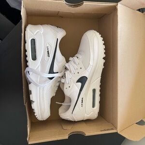 Nike Air Max  woman’s size 5 Shoes - White and Black